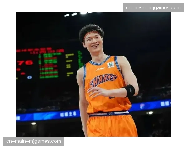 王哲林砍下35分20篮板，上海久事主场力克山东高速