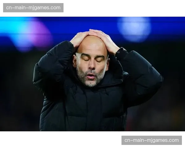 场边视角:瓜迪奥拉多次示意福登向肋部空当穿插,肢体语言急切 场边视角:瓜迪奥拉多次示意福登向肋部空当穿插,肢体语言急切